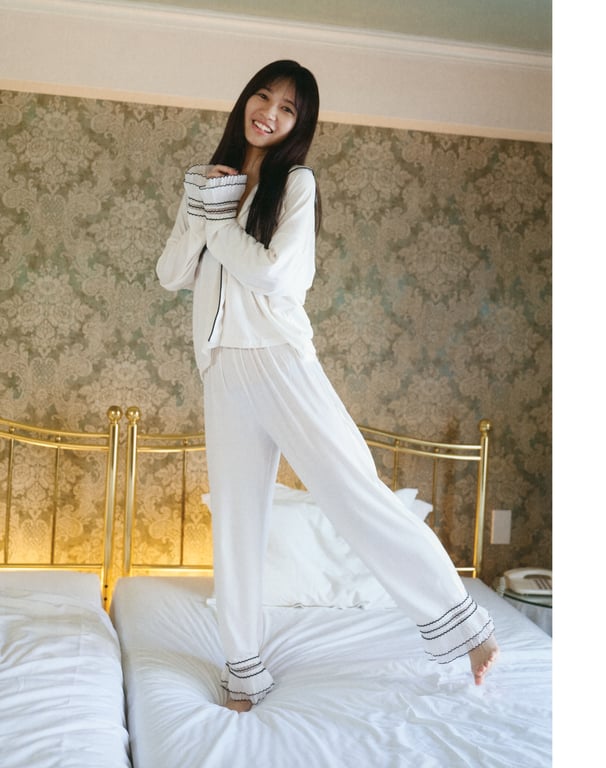 图片[49]-2021.11.09 乃木坂46 寺田兰世 1st 写真集 为何，总是无法忘怀 - 在线免费观看-阅图吧