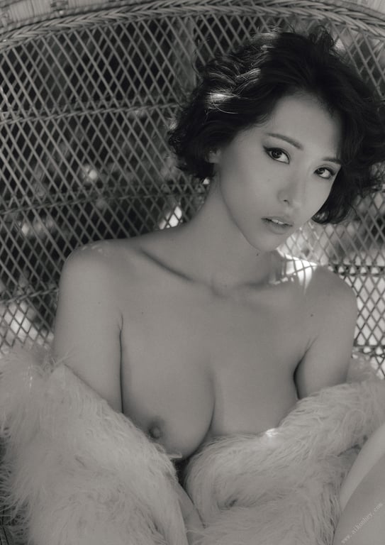 图片[37]-2024.12.20 奈月世奈写真集 SILK of the MOON - 在线免费观看-阅图吧