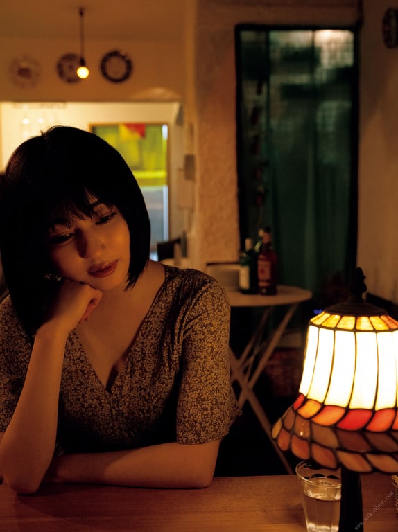 图片[23]-#新藤まなみ写真集『Ｑｕｅｅｎｓ』 - 全本免费在线观看-阅图吧