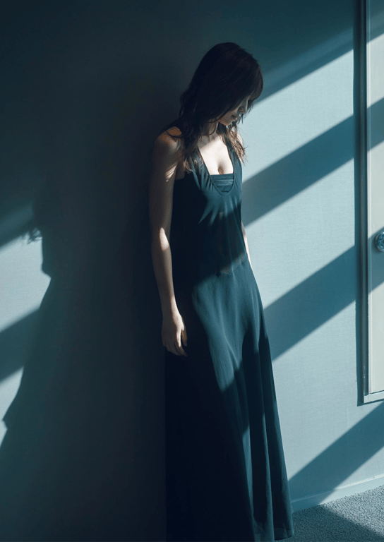 图片[35]-2024.12.19 山下Emily 1st写真集「SHY」 - 在线免费观看-阅图吧