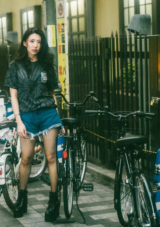 图片[21]-#NEWLOOK【girl meets street】山岸逢花 - 在线免费观看-阅图吧