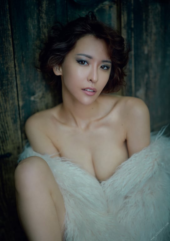 图片[23]-2024.12.20 奈月世奈写真集 SILK of the MOON - 在线免费观看-阅图吧