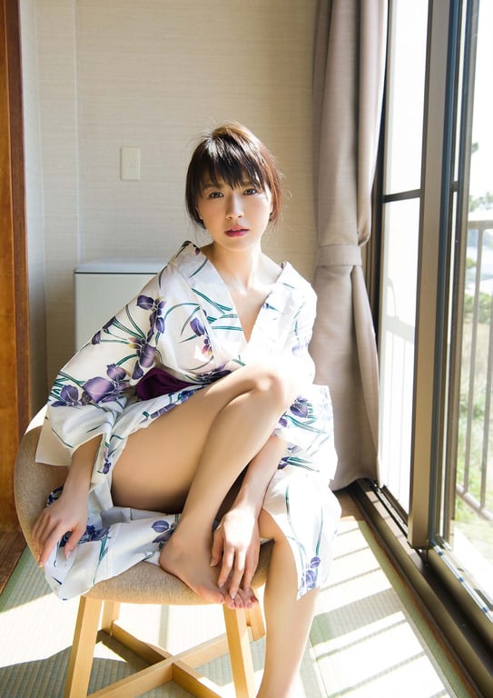 【数字限定 YJ PHOTO BOOK】爱美写真集「无法离开…」()-阅图吧