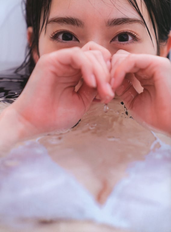 图片[145]-Miku Kanemura 金村美玖 – 1st Photobook Compass 罗针盘 (2022-12-20) - 阅图吧-阅图吧