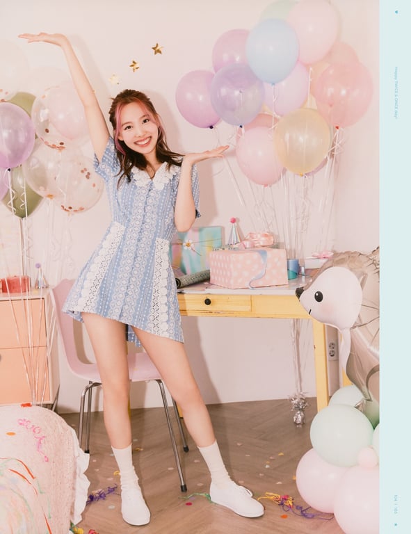 图片[91]-2021.11 TWICE 6th Anniversary 'Happy TWICE & ONCE day!' AR 写真集 - 在线免费观看-阅图吧