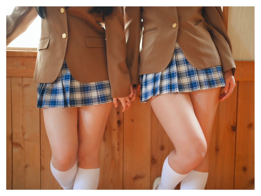 图片[25]-#Urara Kanon 花音丽 & Suzu Monami 桃奈美铃 – Beautiful World - 全本免费在线观看-阅图吧