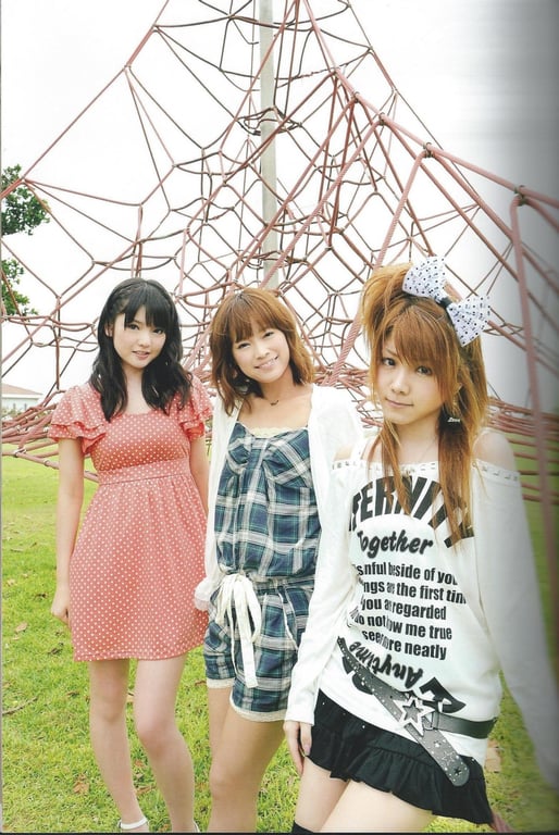 图片[12]-#モーニング娘。亀井絵里・道重さゆみ・田中れいな 写真集 亀井絵里 卒業記念 ハロハロ！Memories - 全本免费在线观看-阅图吧