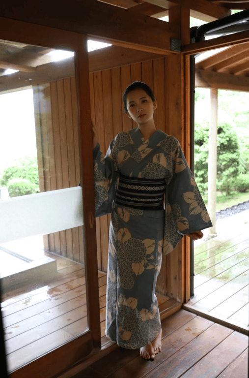 图片[4]-#現役慶應大学生美女 街山美帆「秘宿／潮騒」 １２０カット完全版 FRIDAYデジタル写真集 - 全本免费在线观看-阅图吧