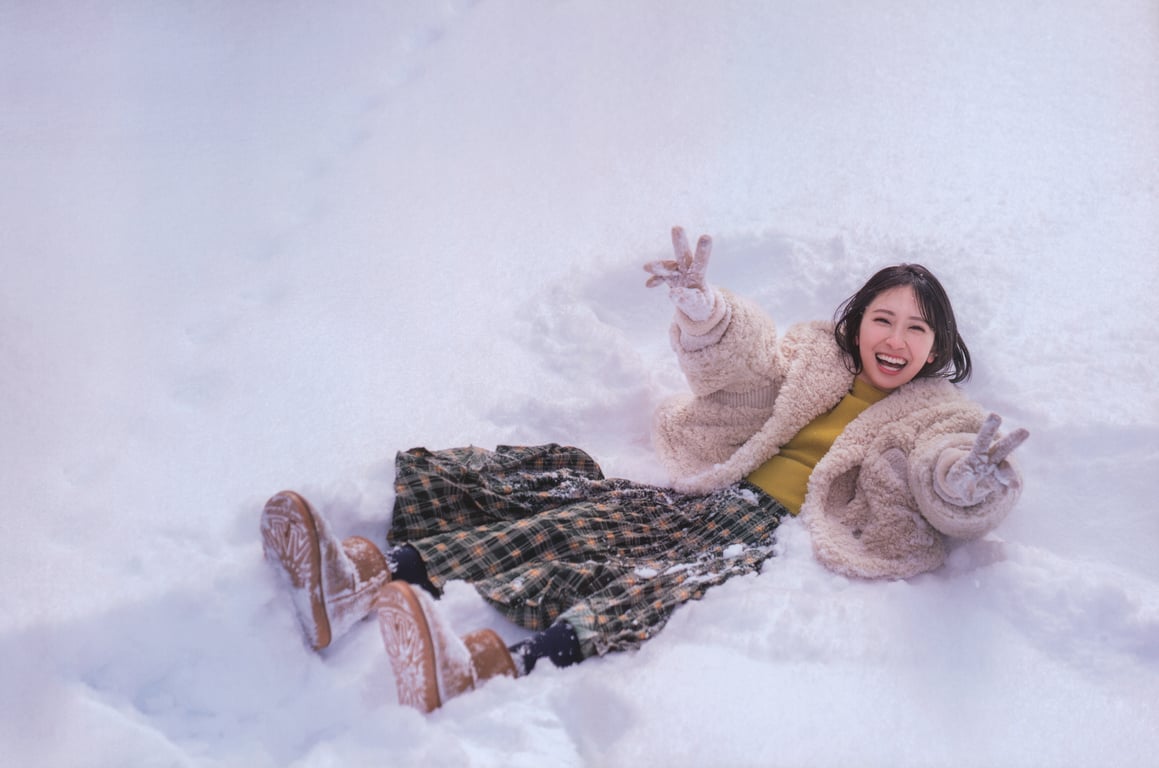 图片[19]-Miku Kanemura 金村美玖 – 1st Photobook Compass 罗针盘 (2022-12-20) - 阅图吧-阅图吧