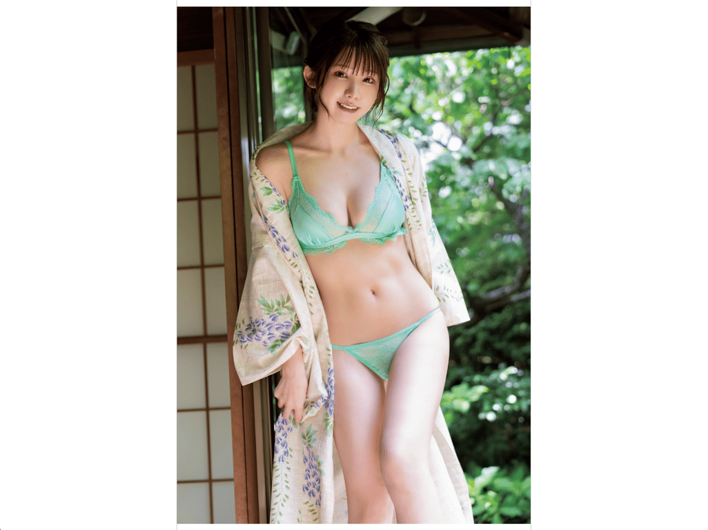 えなこ「真夏の特製PHOTO BOOK」 - 在线免费观看-阅图吧