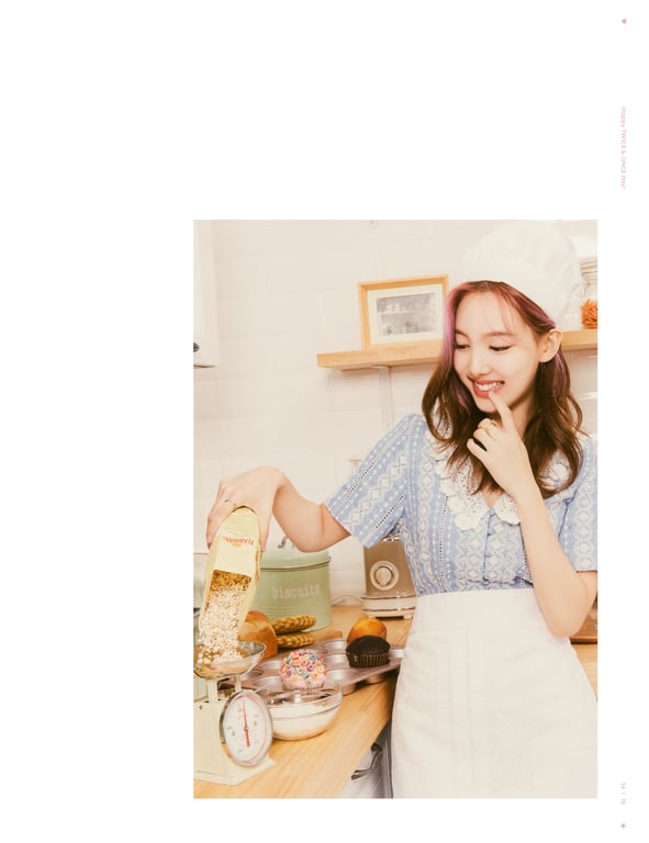 图片[15]-2021.11 TWICE 6th Anniversary 'Happy TWICE & ONCE day!' AR 写真集 - 在线免费观看-阅图吧