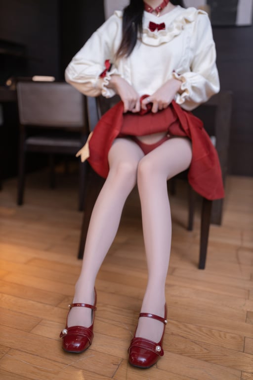 图片[2]-#Hot 谢小蒽 新年特写 红色束缚 - 全本免费在线观看-阅图吧