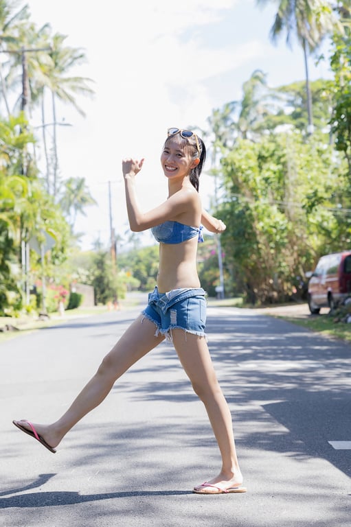 週刊POST数字写真集 志田音々 夏威夷的妮妮丸假日(2023-12-18)-阅图吧