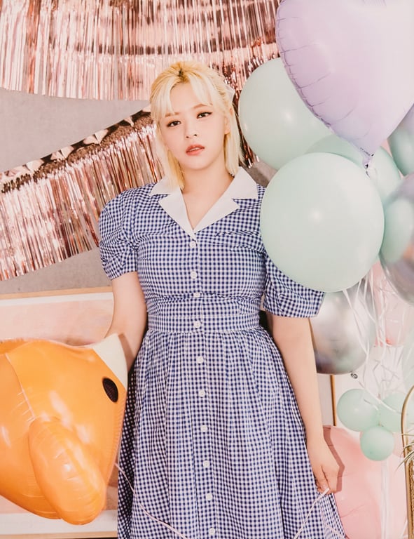 图片[97]-2021.11 TWICE 6th Anniversary 'Happy TWICE & ONCE day!' AR 写真集 - 在线免费观看-阅图吧