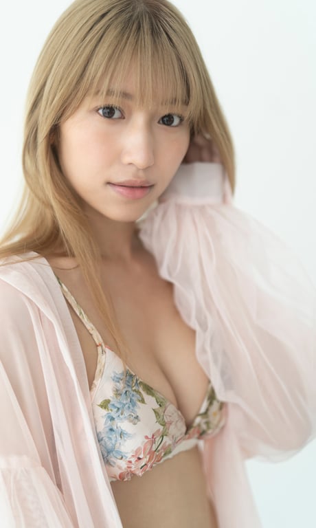 图片[18]-2024.08.05 【数字限定】山下Emily写真集「让大家大吃一惊哦，做好心理准备吧」 (週刊プレイボーイ PHOTO BOOK) - 在线免费观看-阅图吧