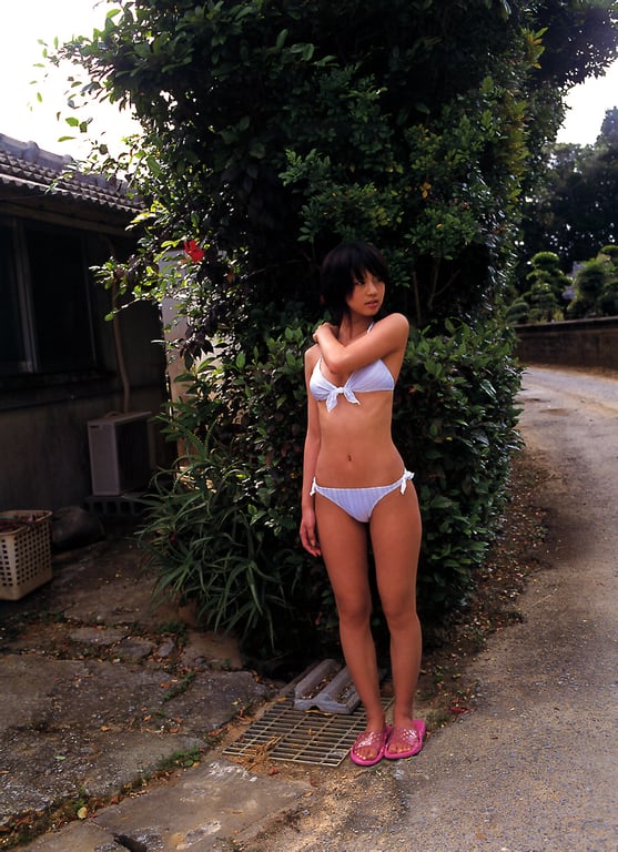 图片[32]-#Misako Yasuda 安田美沙子 – tiara (2004-07-05) - 全本免费在线观看-阅图吧