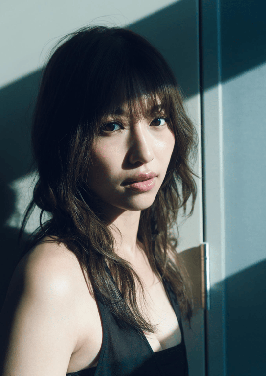 图片[36]-2024.12.19 山下Emily 1st写真集「SHY」 - 在线免费观看-阅图吧