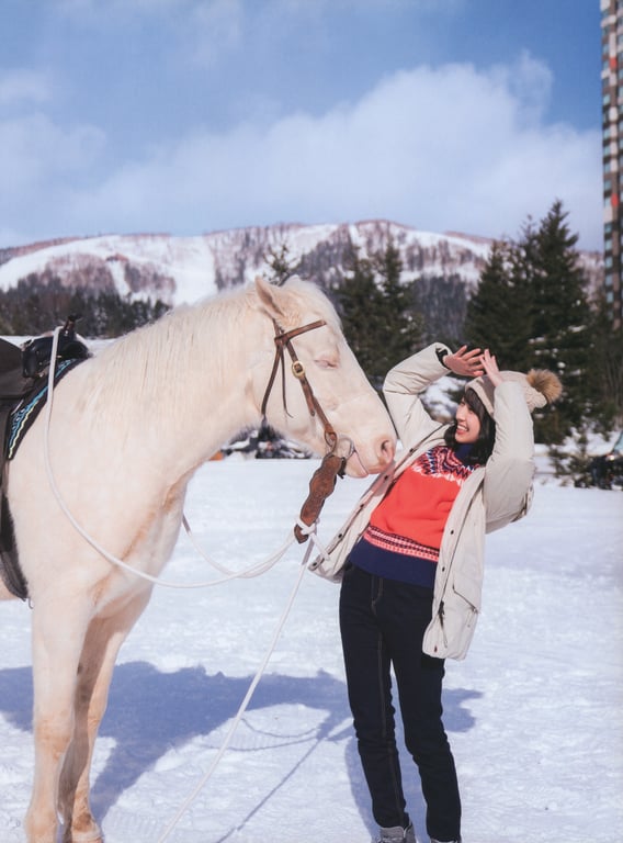 图片[11]-Miku Kanemura 金村美玖 – 1st Photobook Compass 罗针盘 (2022-12-20) - 阅图吧-阅图吧