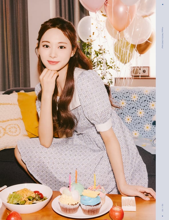 图片[139]-2021.11 TWICE 6th Anniversary 'Happy TWICE & ONCE day!' AR 写真集 - 在线免费观看-阅图吧