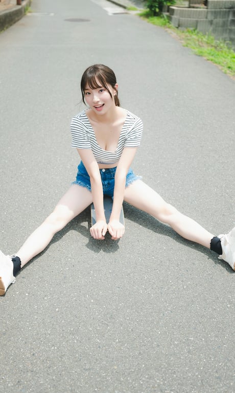 图片[35]-2024.09.09 【数字限定】里仲菜月写真集「看这边，小菜月！」 (週刊プレイボーイ PHOTO BOOK) - 在线免费观看-阅图吧