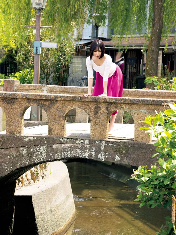 图片[4]-#新藤まなみ写真集『Ｑｕｅｅｎｓ』 - 全本免费在线观看-阅图吧