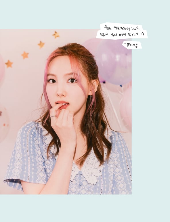 图片[90]-2021.11 TWICE 6th Anniversary 'Happy TWICE & ONCE day!' AR 写真集 - 在线免费观看-阅图吧