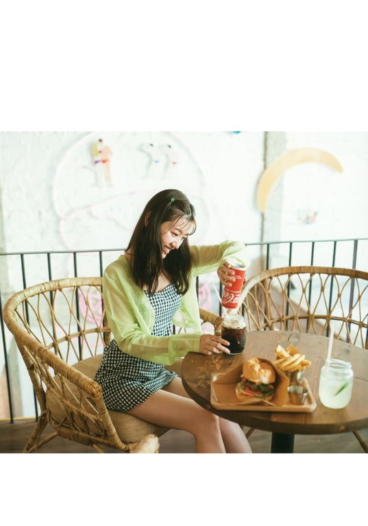 图片[18]-2024.12.17 佐佐木美玲1st写真集「阳光洒落的游行」 - 在线免费观看-阅图吧