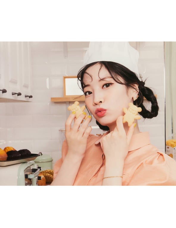 图片[33]-2021.11 TWICE 6th Anniversary 'Happy TWICE & ONCE day!' AR 写真集 - 在线免费观看-阅图吧