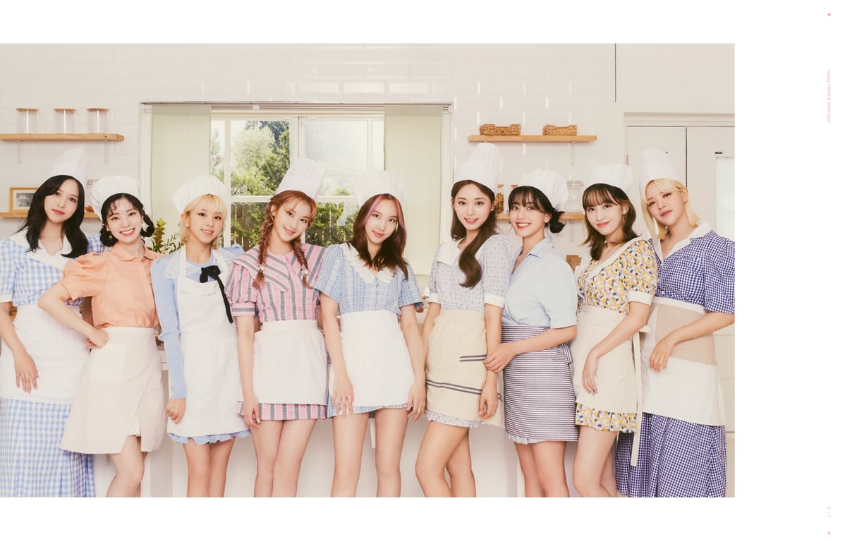 图片[8]-2021.11 TWICE 6th Anniversary 'Happy TWICE & ONCE day!' AR 写真集 - 在线免费观看-阅图吧