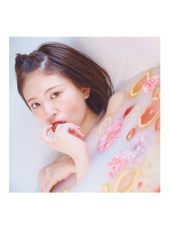 图片[105]-Konoka Matsuda 松田好花 – 1st Photobook Turn around and 回头(2024-05-28) - 在线免费观看-阅图吧