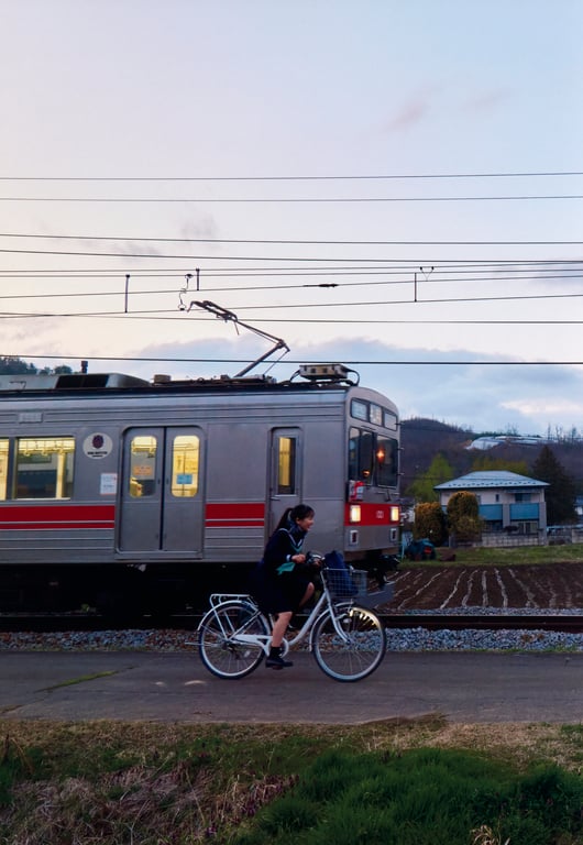 图片[10]-2024.10.07 (22∕7) 麻丘真央 1st写真集 『 光之镜 』 - 在线免费观看-阅图吧