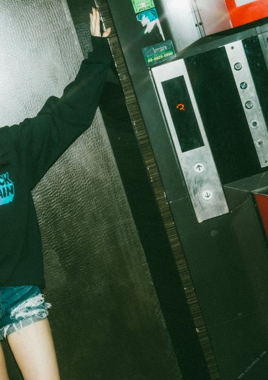 图片[33]-#NEWLOOK【girl meets street】七泽米亚 - 在线免费观看-阅图吧