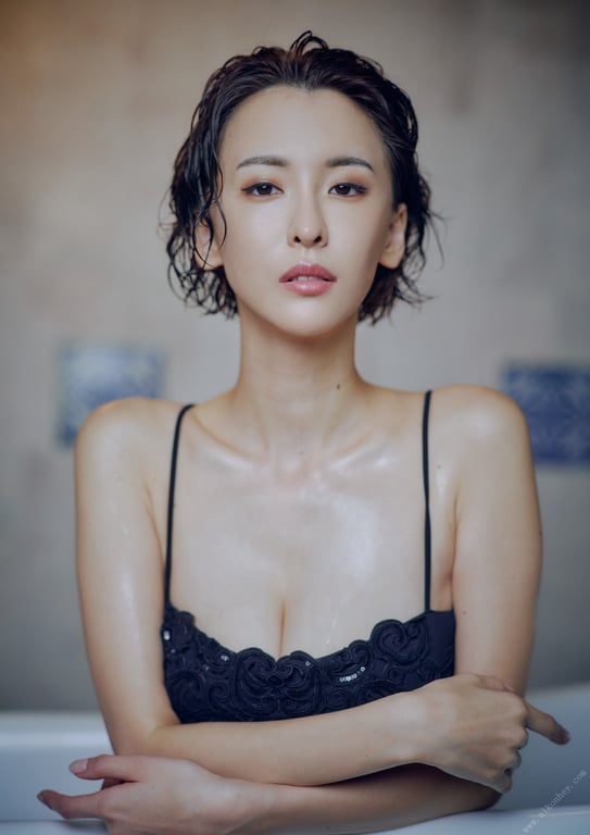 图片[71]-2024.12.20 奈月世奈写真集 SILK of the MOON - 在线免费观看-阅图吧