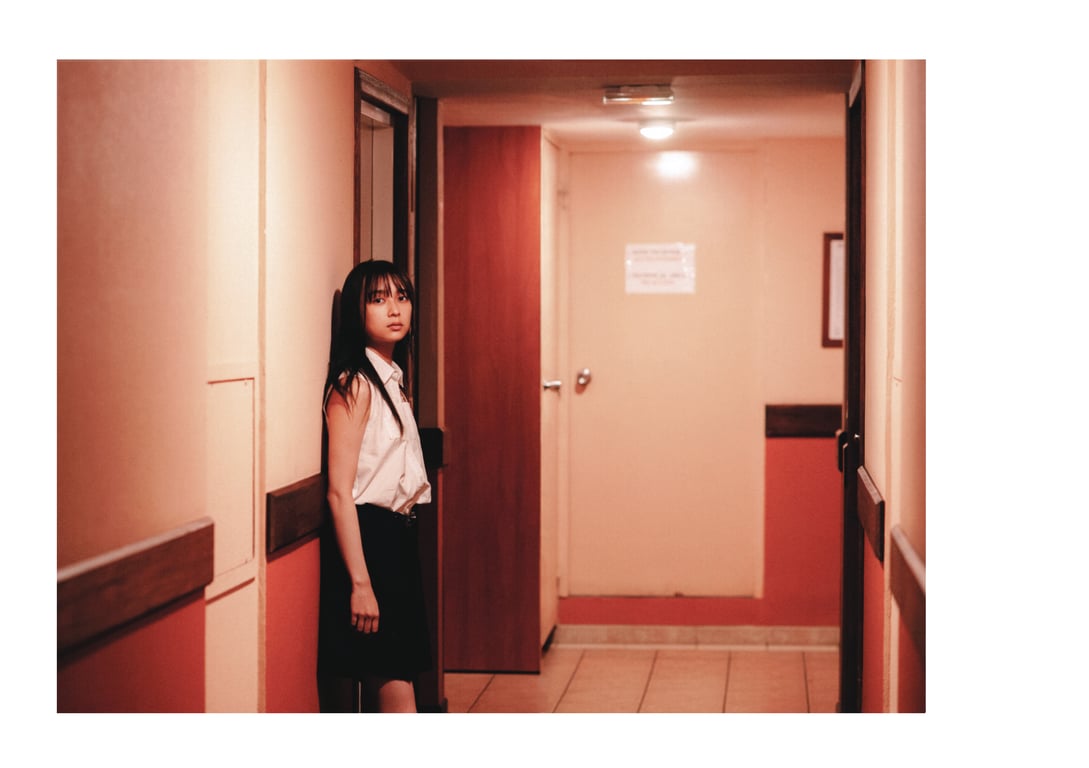 图片[49]-Ayane Suzuki 鈴木絢音 - 1st Photobook The angle of the light 光之角度 (2020-11-10) - 在线免费观看-阅图吧