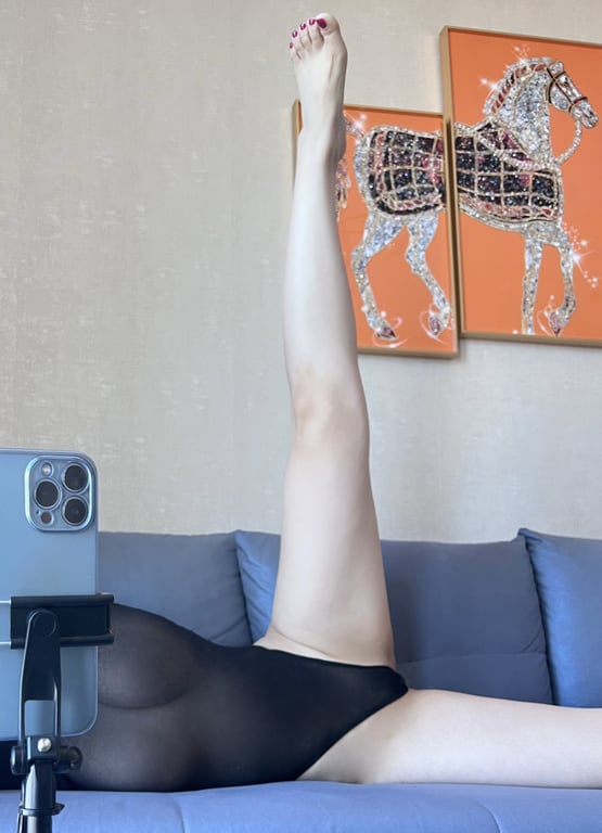 图片[24]-#Hot 小王同学 NO.036 黑丝开叉 - 全本免费在线观看-阅图吧