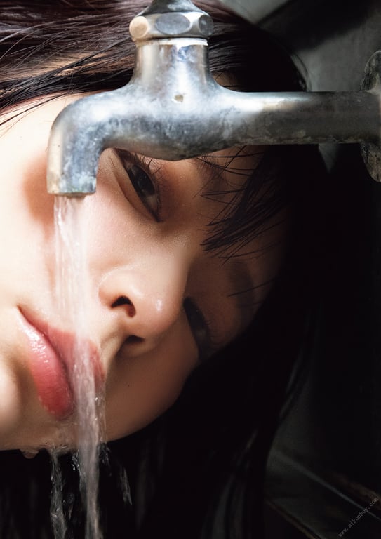 图片[2]-2024.10.30 小日向结衣第二写真集 スーパーエロチカ２ - 在线免费观看-阅图吧