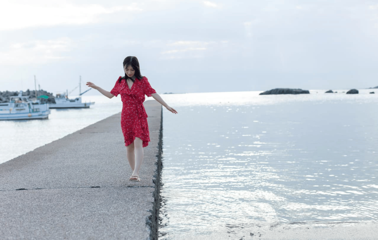 [FRIDAY] 2022.07.14 小凑四叶 冲击性的「完全全裸」-阅图吧