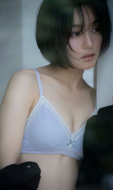 图片[5]-Momoko Arata 新田桃子 - 一人分饰三角女演员、首次写真集 (NO watermark)(NO watermark) - 在线免费观看-阅图吧