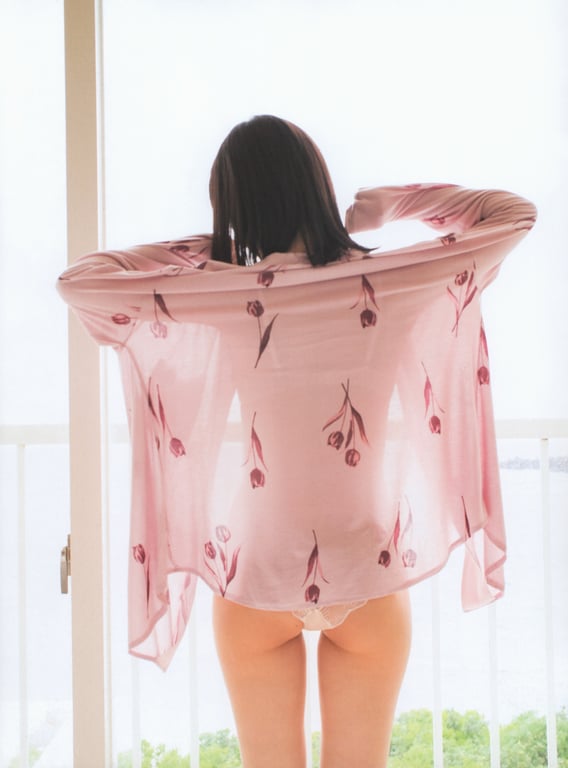 图片[108]-Miku Kanemura 金村美玖 – 1st Photobook Compass 罗针盘 (2022-12-20) - 阅图吧-阅图吧