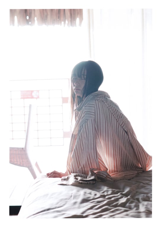 图片[52]-Ayane Suzuki 鈴木絢音 - 1st Photobook The angle of the light 光之角度 (2020-11-10) - 在线免费观看-阅图吧