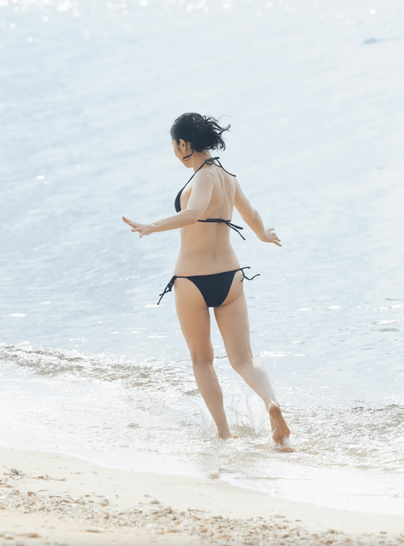 图片[3]-[FRIDAY] 2022.05.03 藤彩子 至高比基尼写真 - 在线免费观看-阅图吧