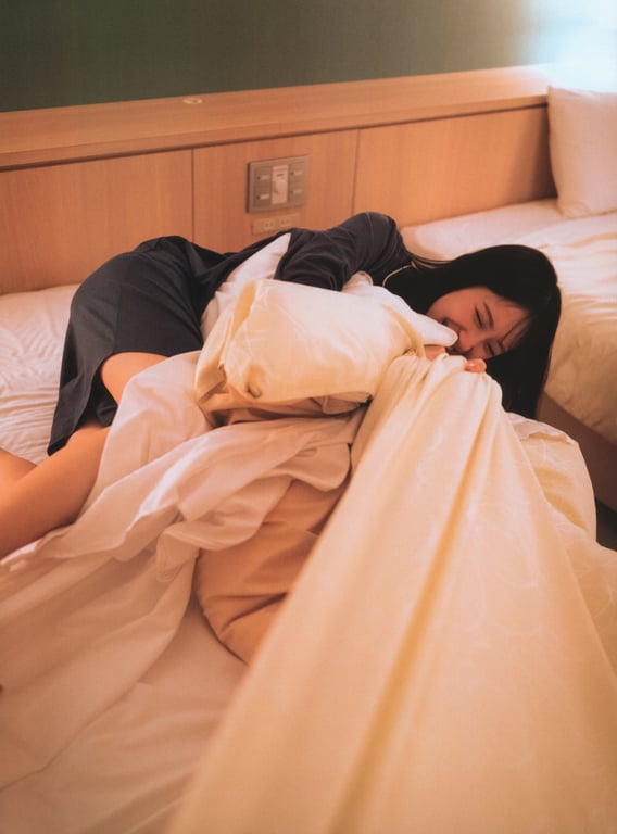 图片[40]-Miku Kanemura 金村美玖 – 1st Photobook Compass 罗针盘 (2022-12-20) - 阅图吧-阅图吧