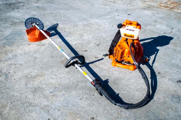 Tanaka背負い刈り払い機