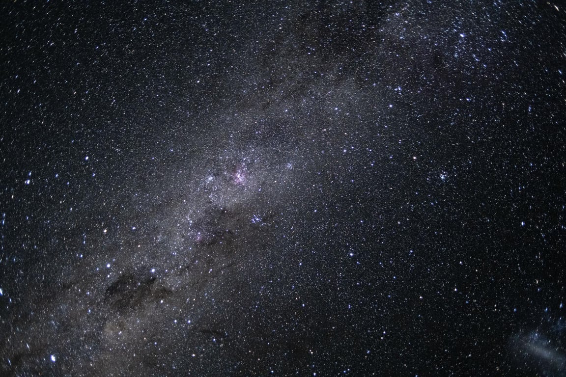 4月7日。Artemis II クルーが撮影した天の川