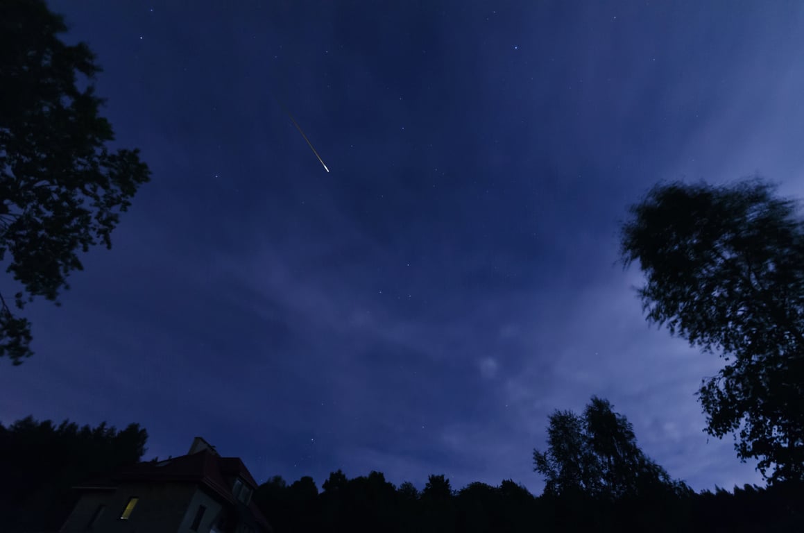 大気圏に突入する流星体