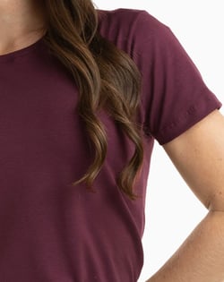 Camiseta de Algodão Egípcio Feminina Bordô