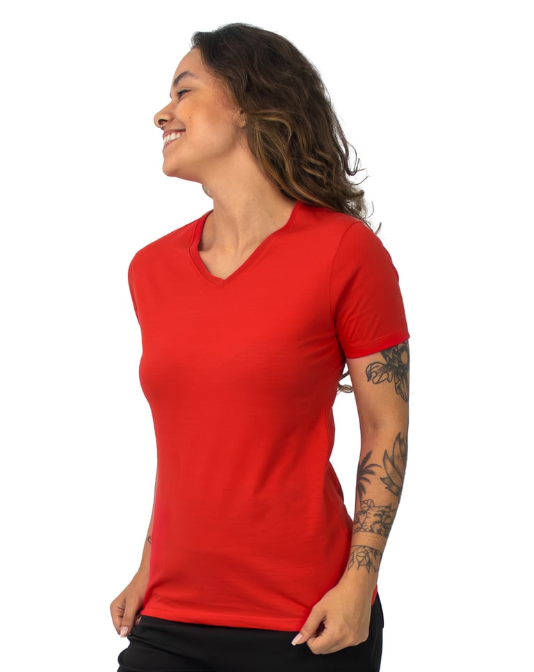 Camiseta Gola V Feminina de Algodão Premium Vermelha