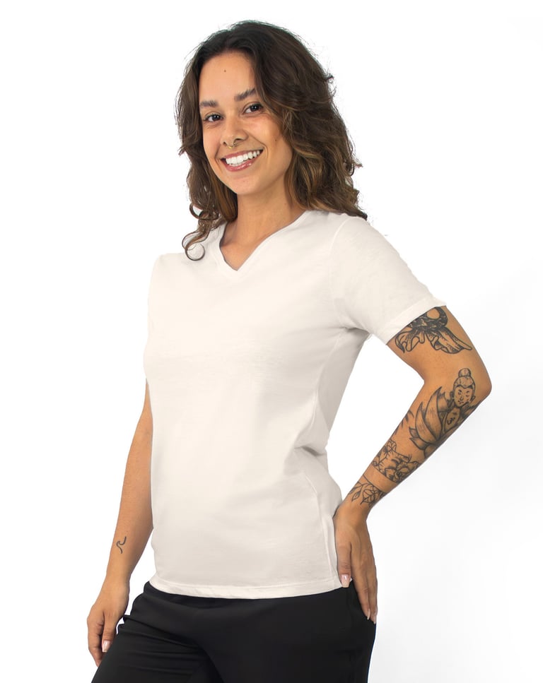 Camiseta Gola V Feminina de Algodão Premium Premium Off White