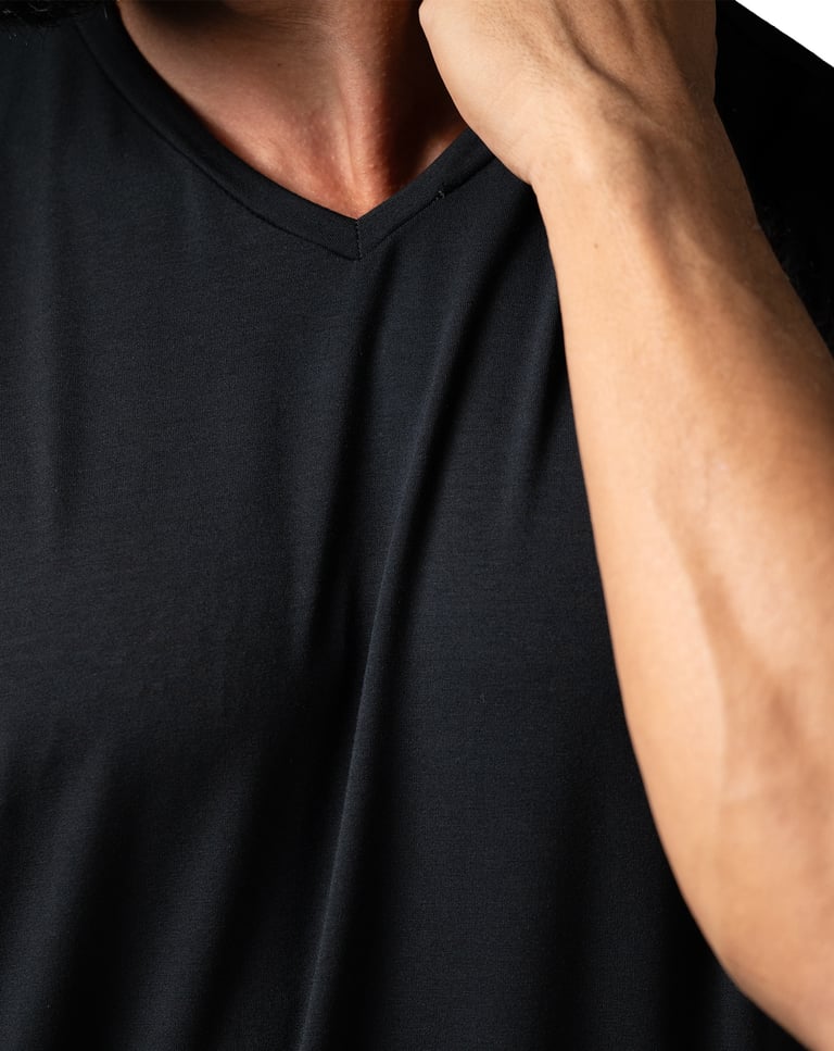 Camiseta Tech Modal Gola V Masculina Preta