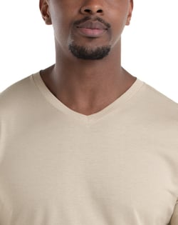 Camiseta Gola V de Algodão Premium Areia